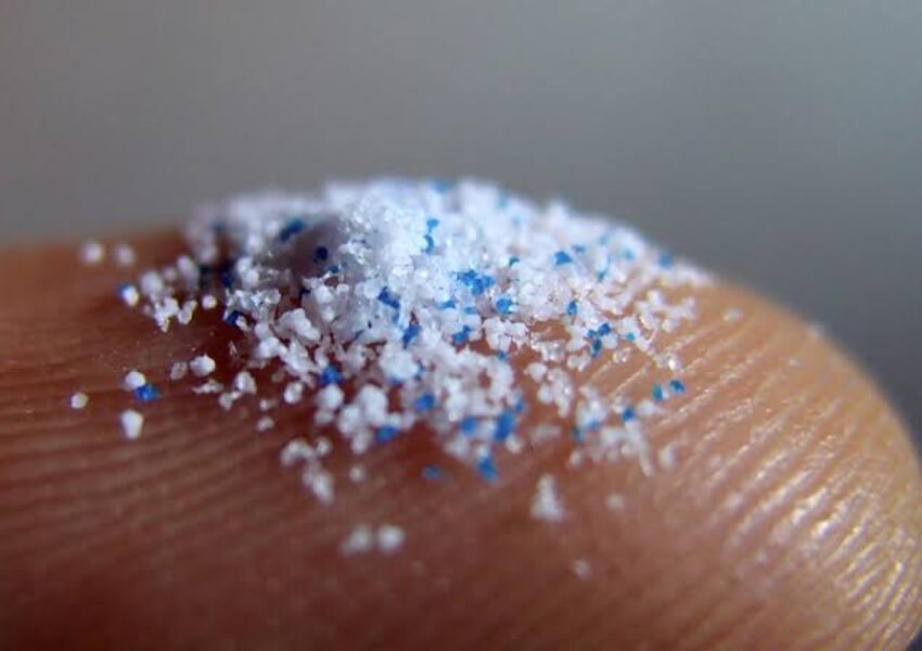 Ilustrasi Microplastic