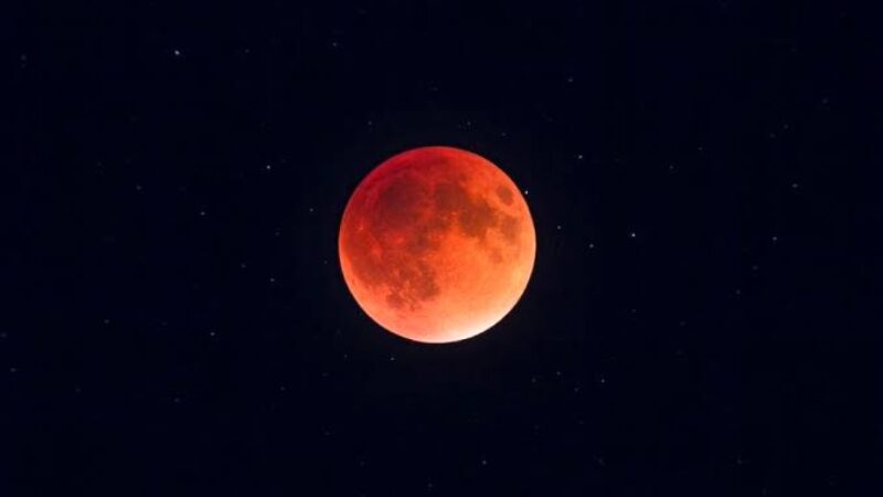 Fenomena Blood Moon