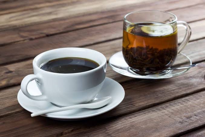 Kopi panas dan teh panas (Getty Images)