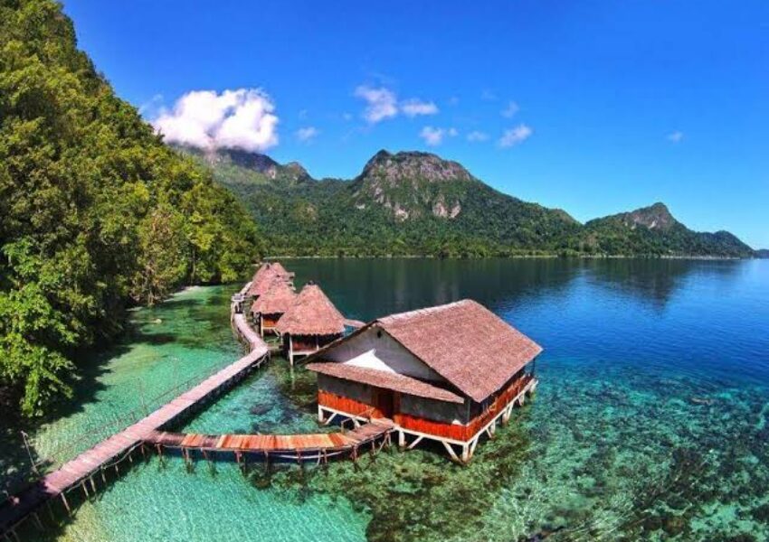 Pulau Ora yang ada di Maluku (dok Instagram antonchandra)