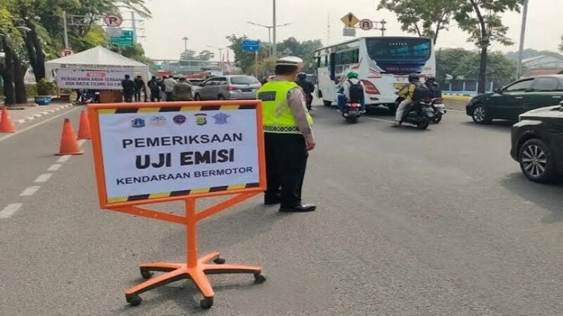 pemeriksaan uji emisi di Jakarta Timur beberapa waktu lalu (dok DLH Jakarta Timur)