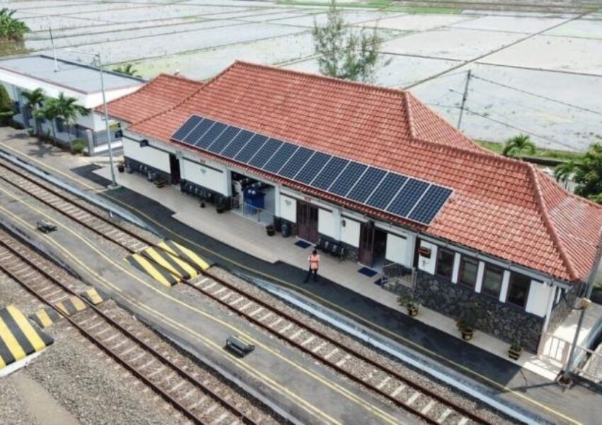 salah satu pemanfaatan Energi Surya KAI
