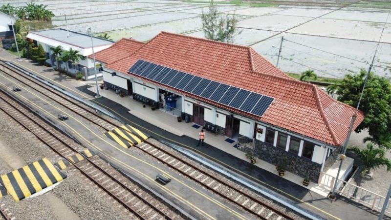 salah satu pemanfaatan Energi Surya KAI