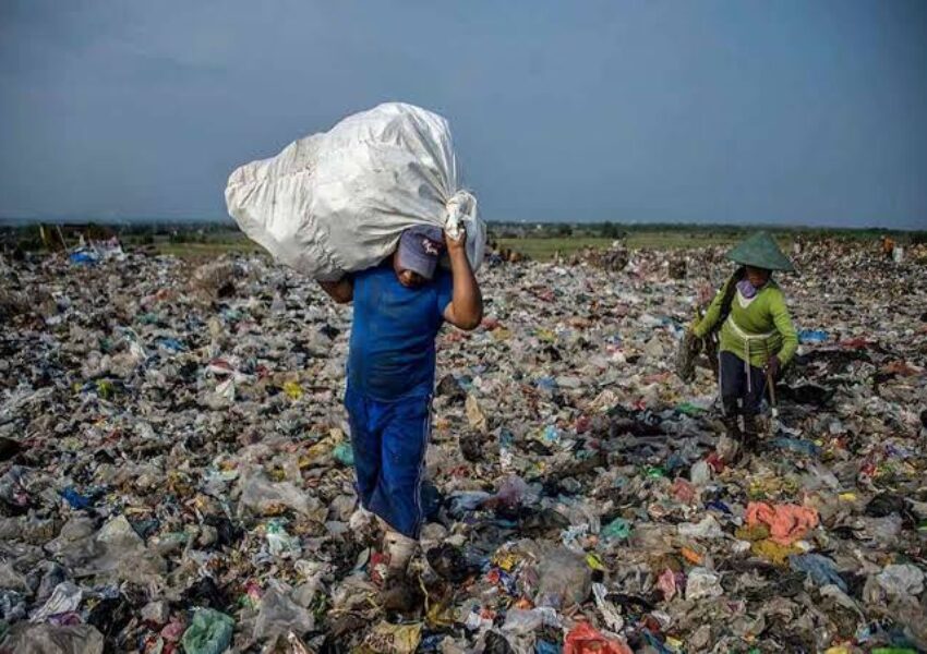 Ilustrasi masalah sampah di Indonesia Ilustrasi masalah sampah di Indonesia