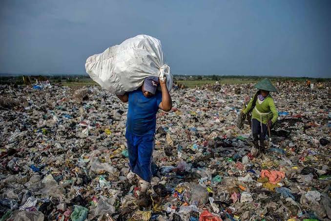Ilustrasi masalah sampah di Indonesia