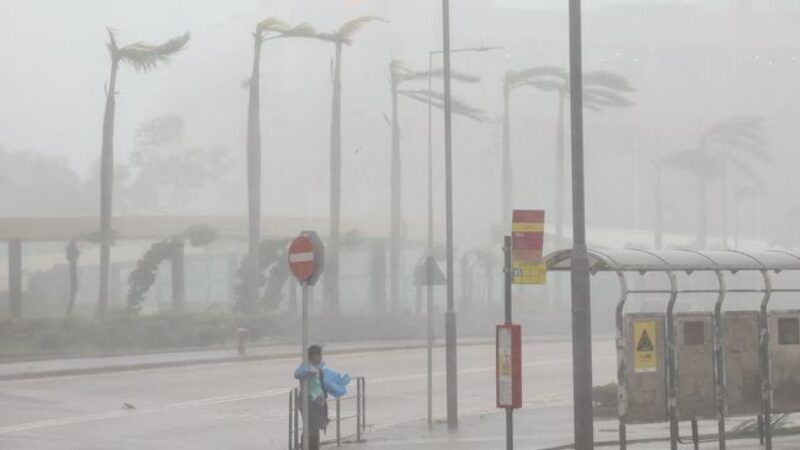 Topan Ragasa di Hongkong