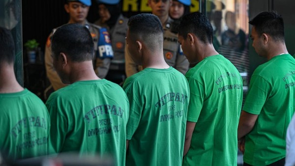 Tujuh anggota Brimob pelindas driver ojol, Affan Kurniawan (ANTARA FOTO-FAUZAN)