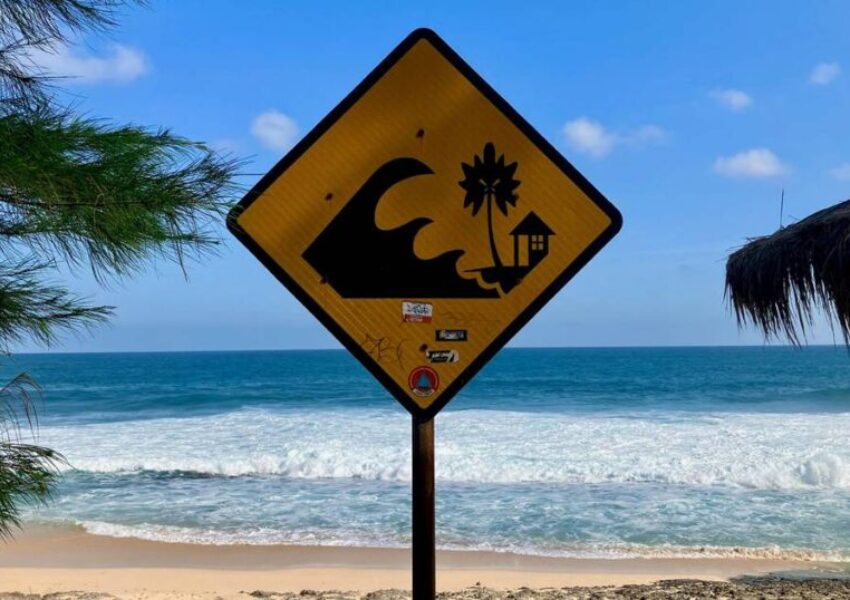 Ilustrasi tanda tsunami