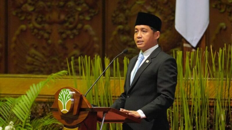 Menhut Raja Juli