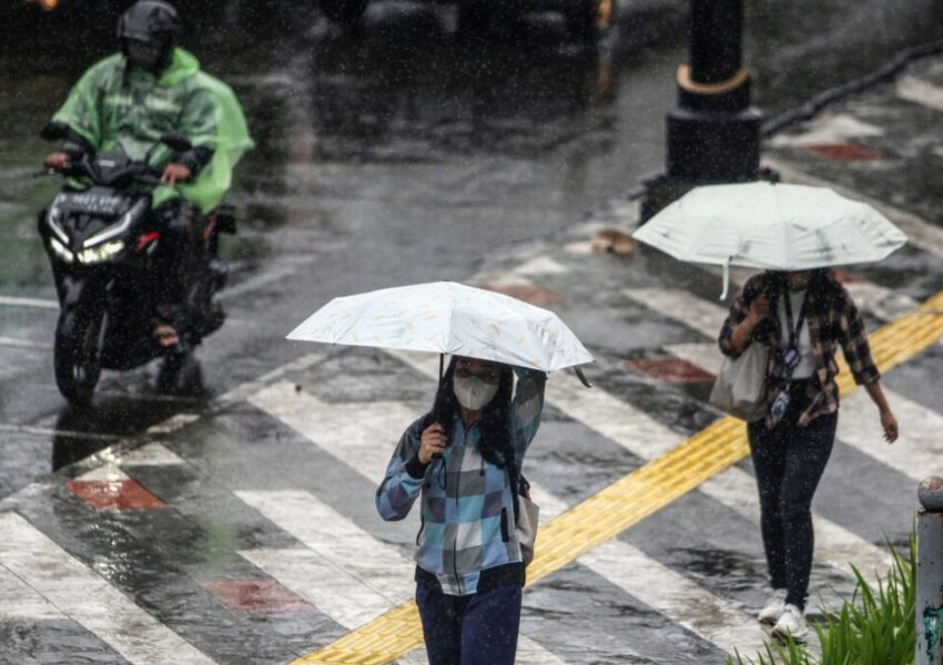 Ilustrasi Hujan (Antara Foto_Yulius Satria Wijaya)