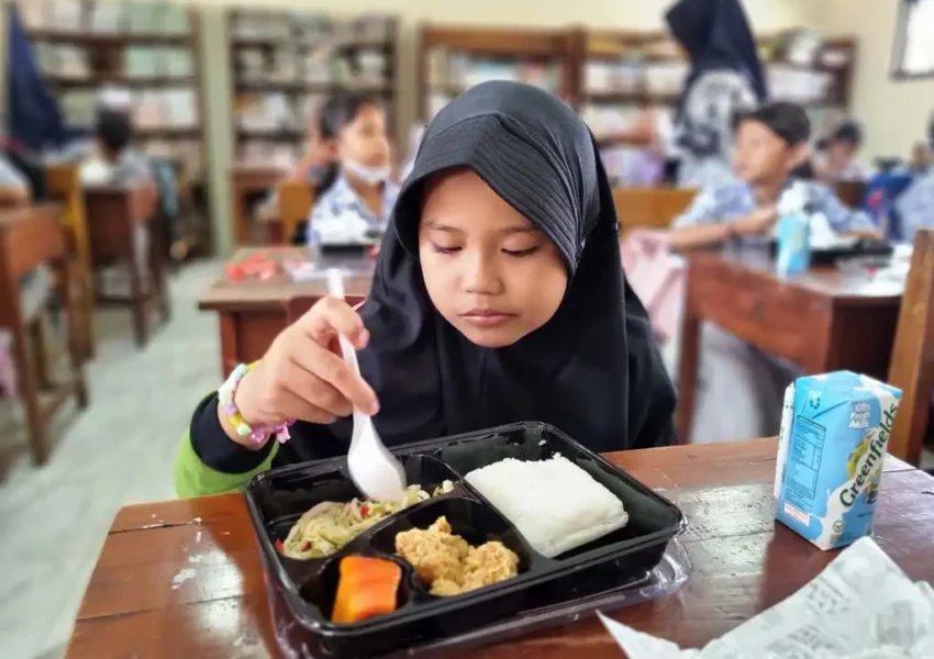Ilustrasi makanan bergizi di Sekolah