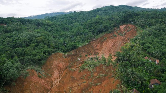 Longsor di Cisarua Bandung Barat (dok Istockphoto:Mr Saryanto