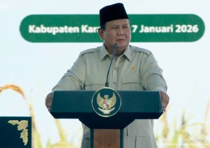 prabowo-dalam-acara-panen-raya-dan-pengumuman-swasembada-pangan-di-karawang-jawa-barat--