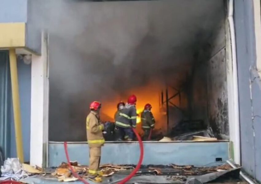 Kebakaran gudang pestisida Tangsel (dok MetroTV)