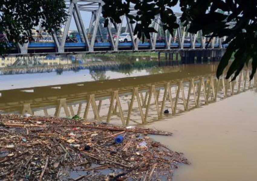Sungai Cisadane (dok Antara-M. Iqbal)