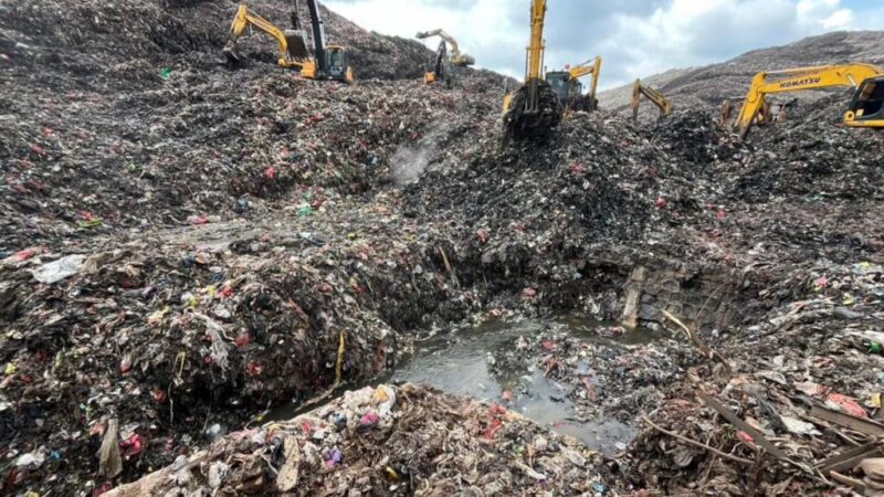 Sampah di Bantar Gebang