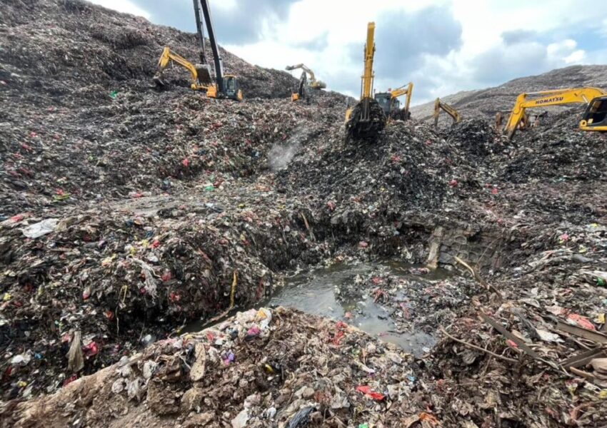 Sampah di Bantar Gebang