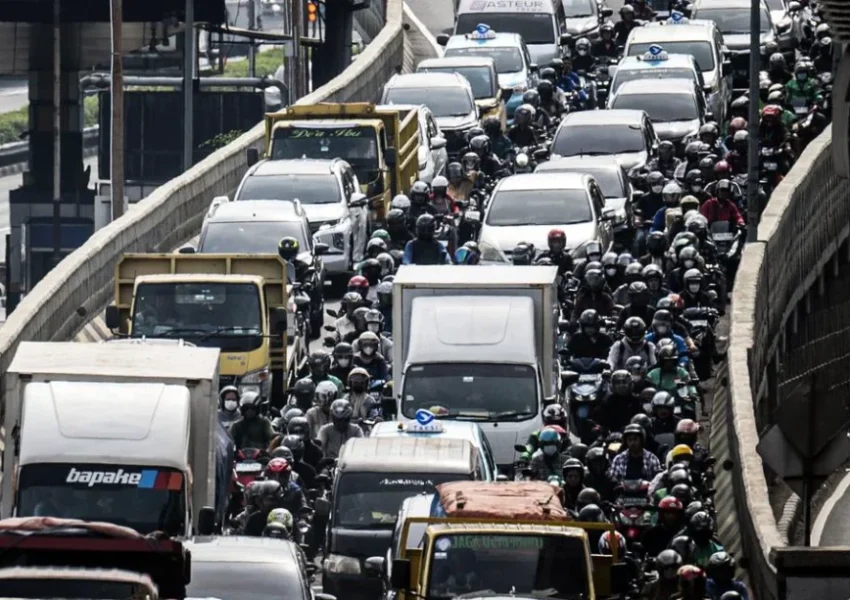 Ilustrasi Kendaraan Bermotor di Jakarta. (ANTARA FOTO:Aprillio Akbar:aww)