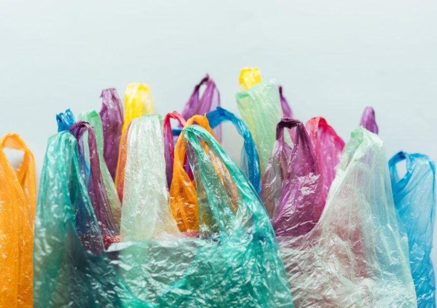 Ilustrasi Plastik sekali pakai