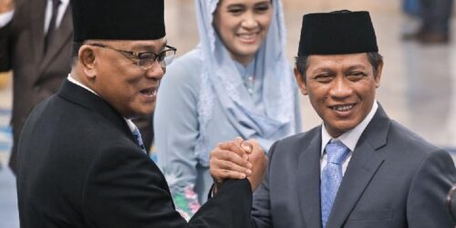 Menteri LH baru Jumhur Hidayat dan Mantan Menteri LH Hanif Faisol