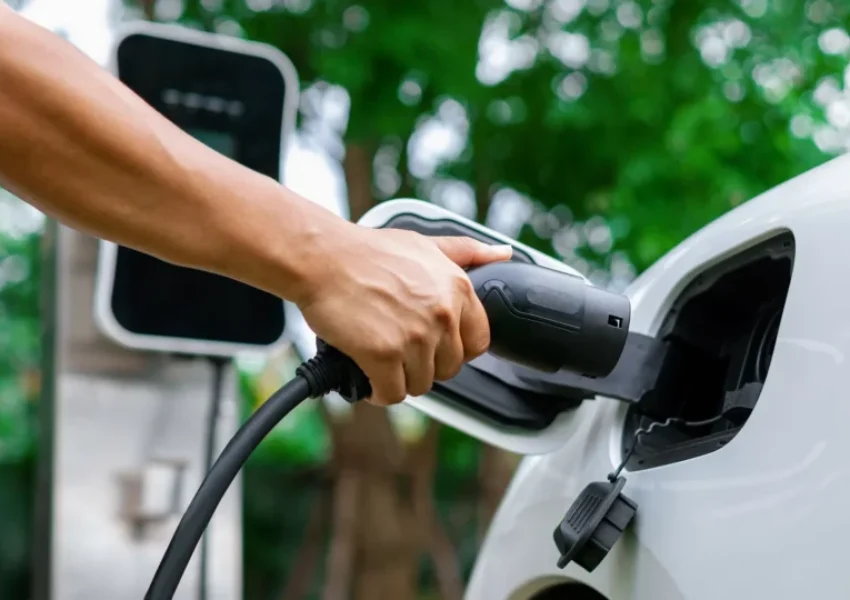 CHARGING EV