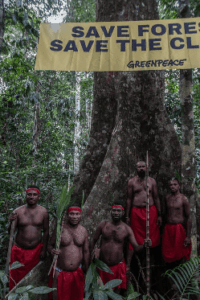 Ilustrasi - Pemuda adat Papua