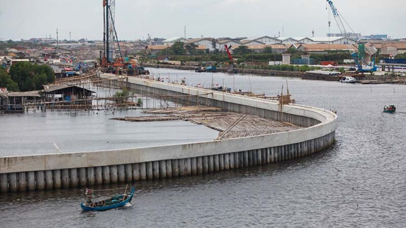 Suasana proyek Giant Sea Wall atau tanggul laut raksasa di Kosambi,Tangerang, Kamis (11:1:2024). (Bloomberg Technoz:Andrean Kristianto)