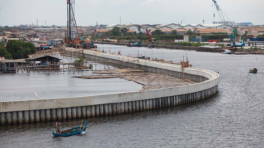 Suasana proyek Giant Sea Wall atau tanggul laut raksasa di Kosambi,Tangerang, Kamis (11:1:2024). (Bloomberg Technoz:Andrean Kristianto)