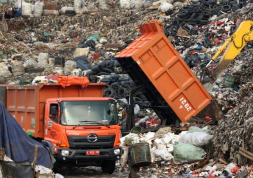 ilustrasi sampah DKI