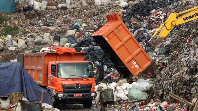 ilustrasi sampah DKI