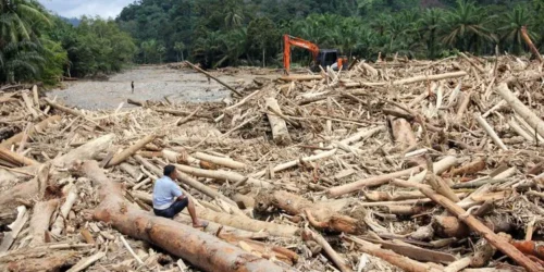 Ilustrasi sungai di Sumatra pasca banjir