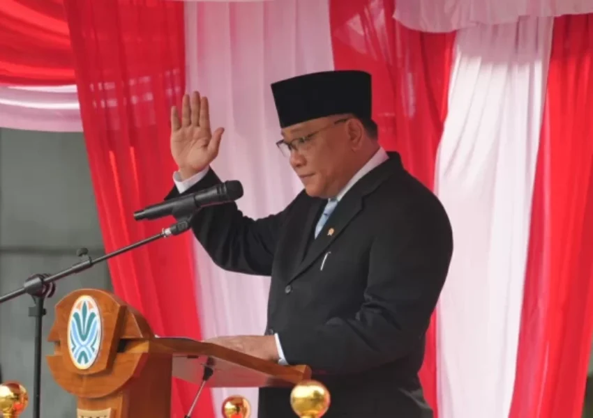 Menteri LH Jumhur Hidayat