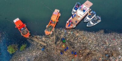 Pulau Sampah Jakarta (dok ANTARA FOTO:Sulthony Hasanuddin:nz)