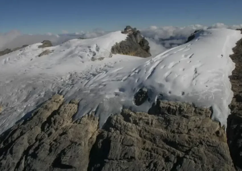 Es Abadi di puncak Jaya