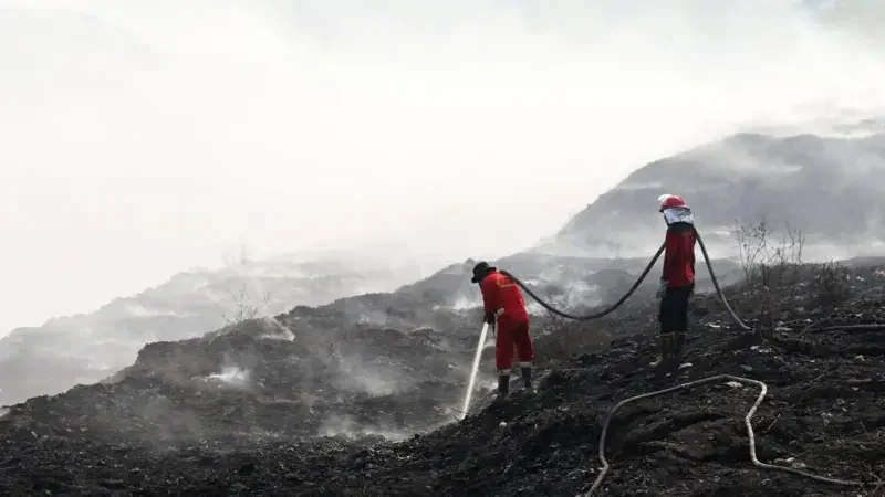 Kebakaran TPA Jatiwaringin (dok BNPB)