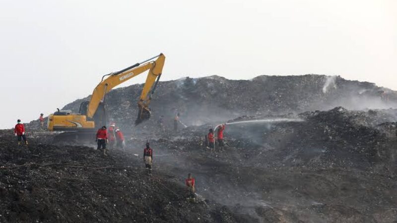 Kebakaran di TPA Jatiwaringin (dok BNPB)