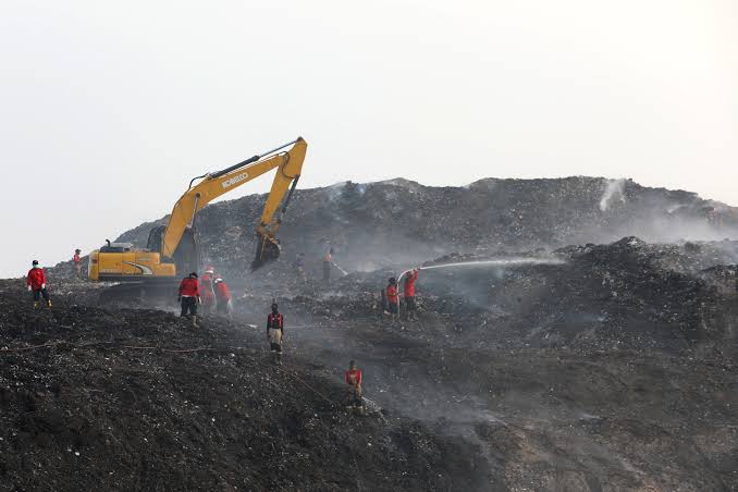 Kebakaran di TPA Jatiwaringin (dok BNPB)