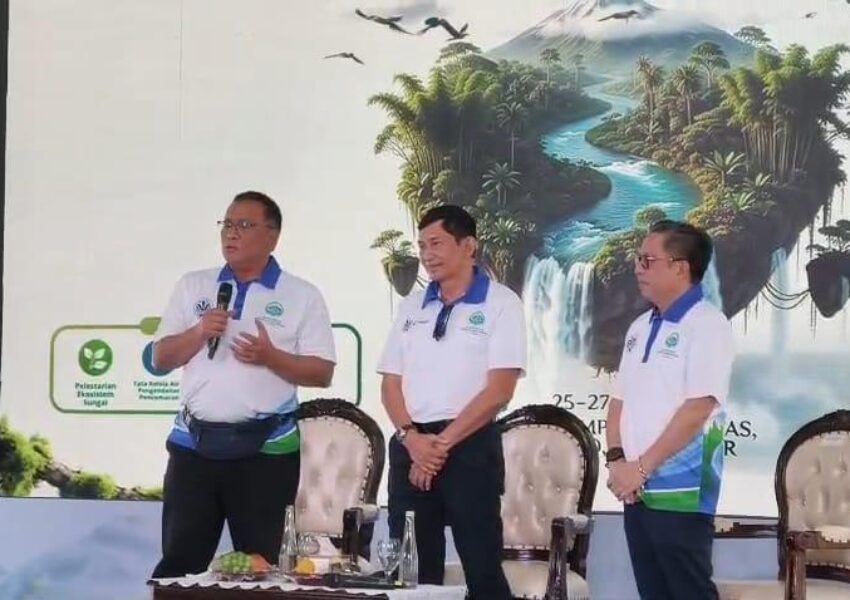 Menteri LH Jumhur Hidayat