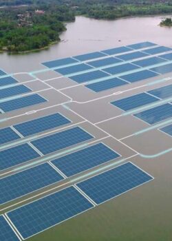 PLTS Terapung (dok PLN Nusantara Renewables)