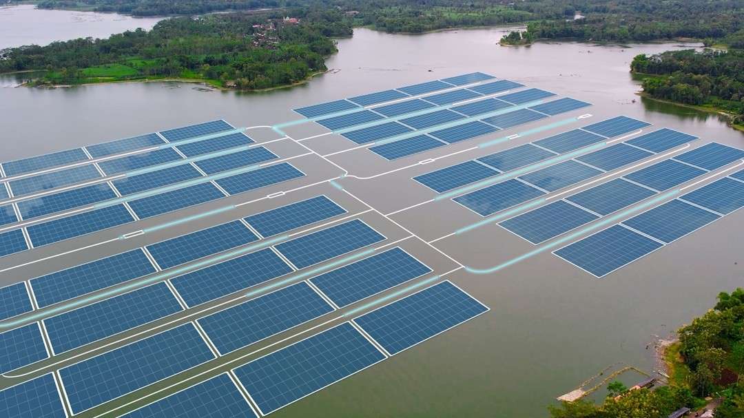 PLTS Terapung (dok PLN Nusantara Renewables)