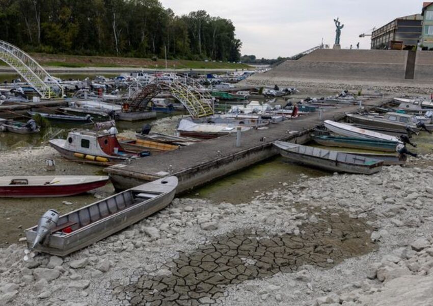 Sungai Danube Kering (Reuters)