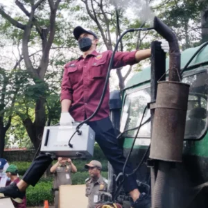 Uji Emisi Truk (dok Pemkot Jakarta Utara)