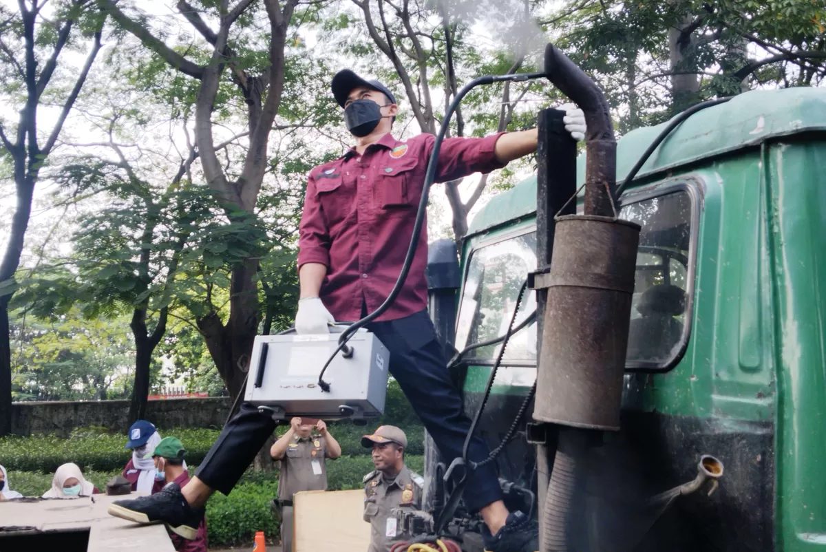 Uji Emisi Truk (dok Pemkot Jakarta Utara)