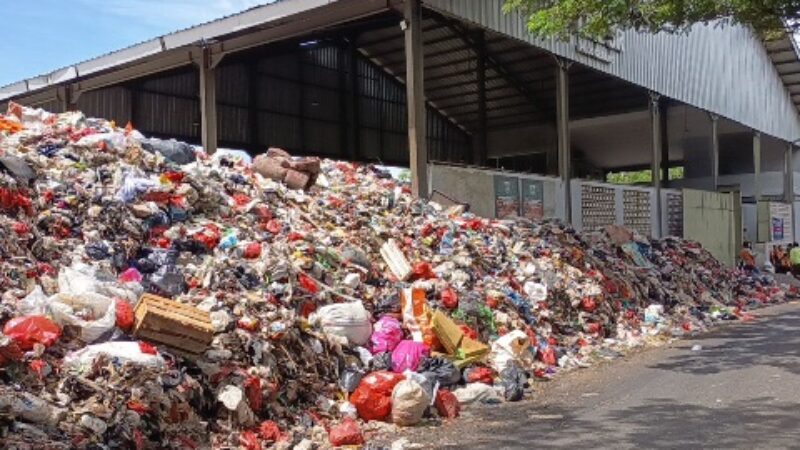 Ilustrasi Sampah Jakarta
