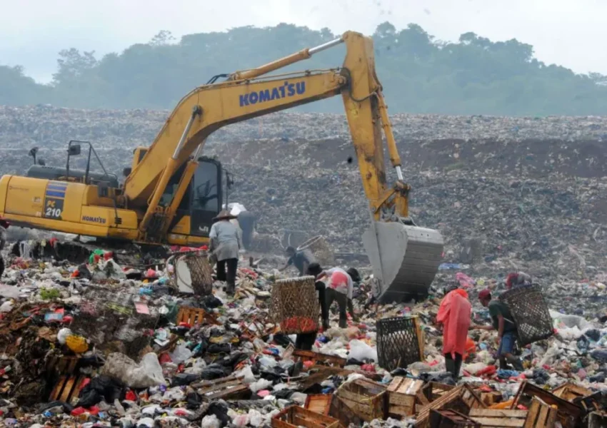 Ilustrasi Sampah (dok Antara Foto:Arif Firmansyah)