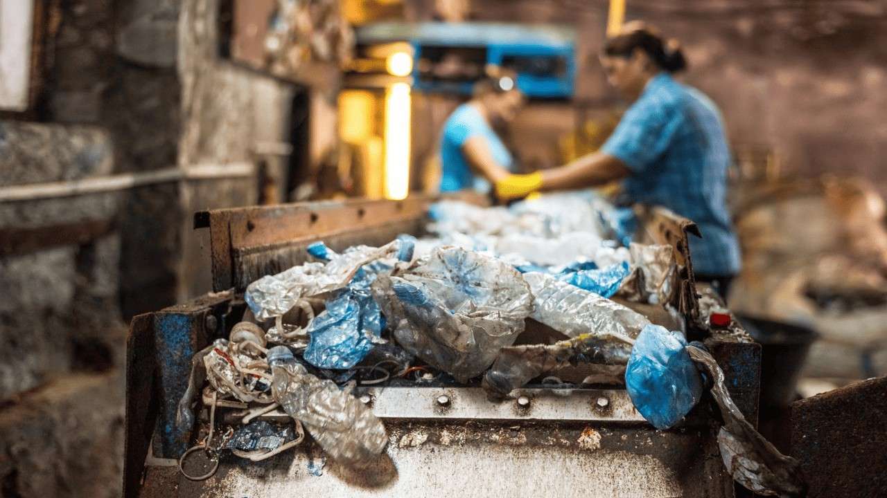 Ilustrasi Pengelolaan Sampah Industri