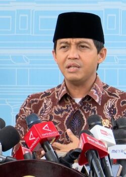 Menhut Raja Juli Antoni