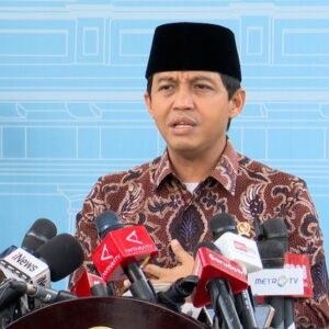 Menhut Raja Juli Antoni