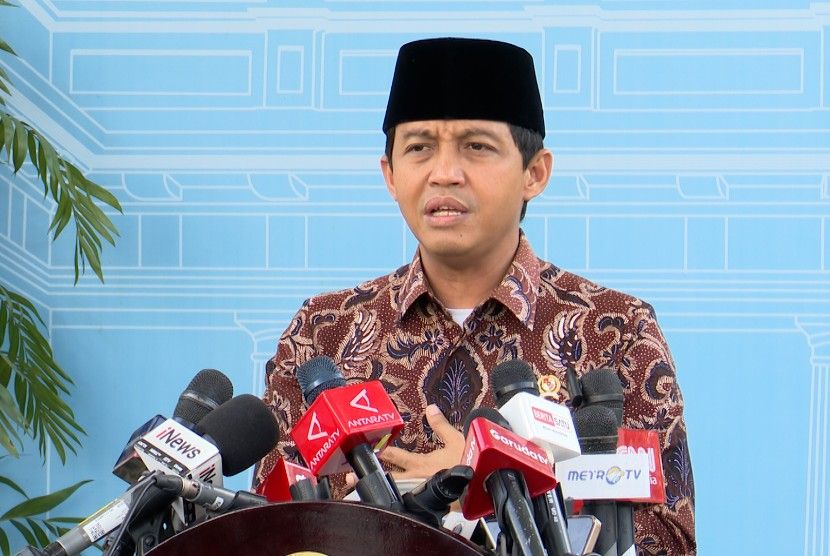 Menhut Raja Juli Antoni