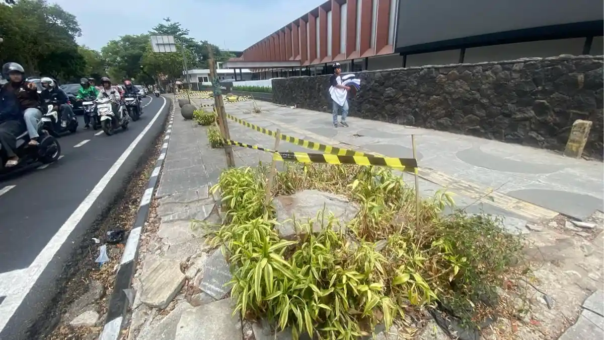 Penebangan pohon di Bandung (Tribun Jabar_Putri)